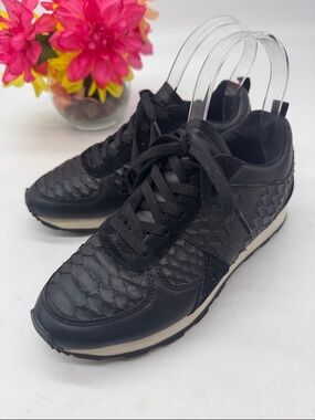 Zara Black Women's Snakeskin Logo Shoe SNK9855C